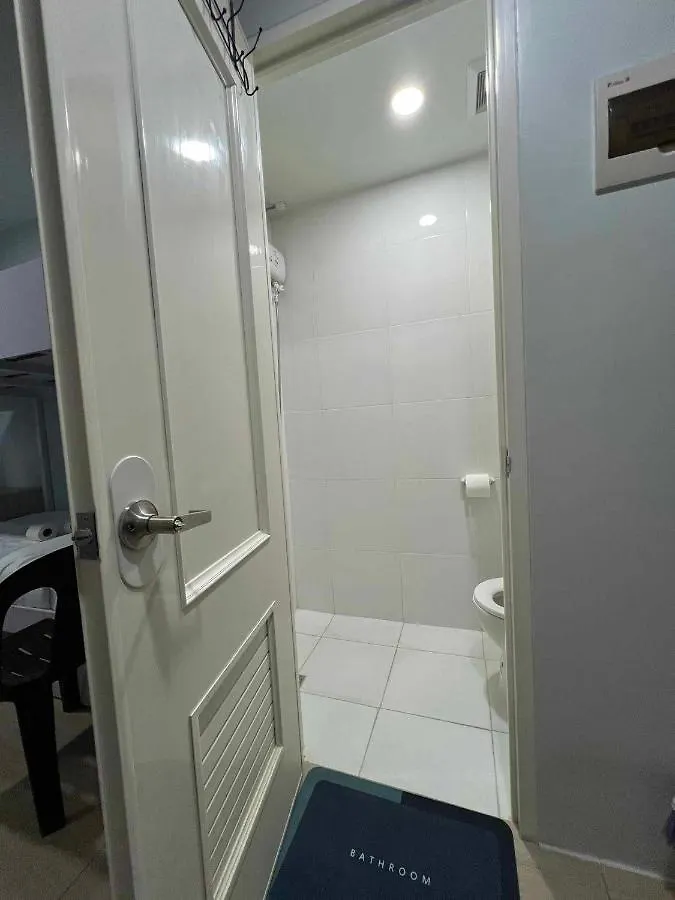 Iza'S Studio Apartment Μανίλα